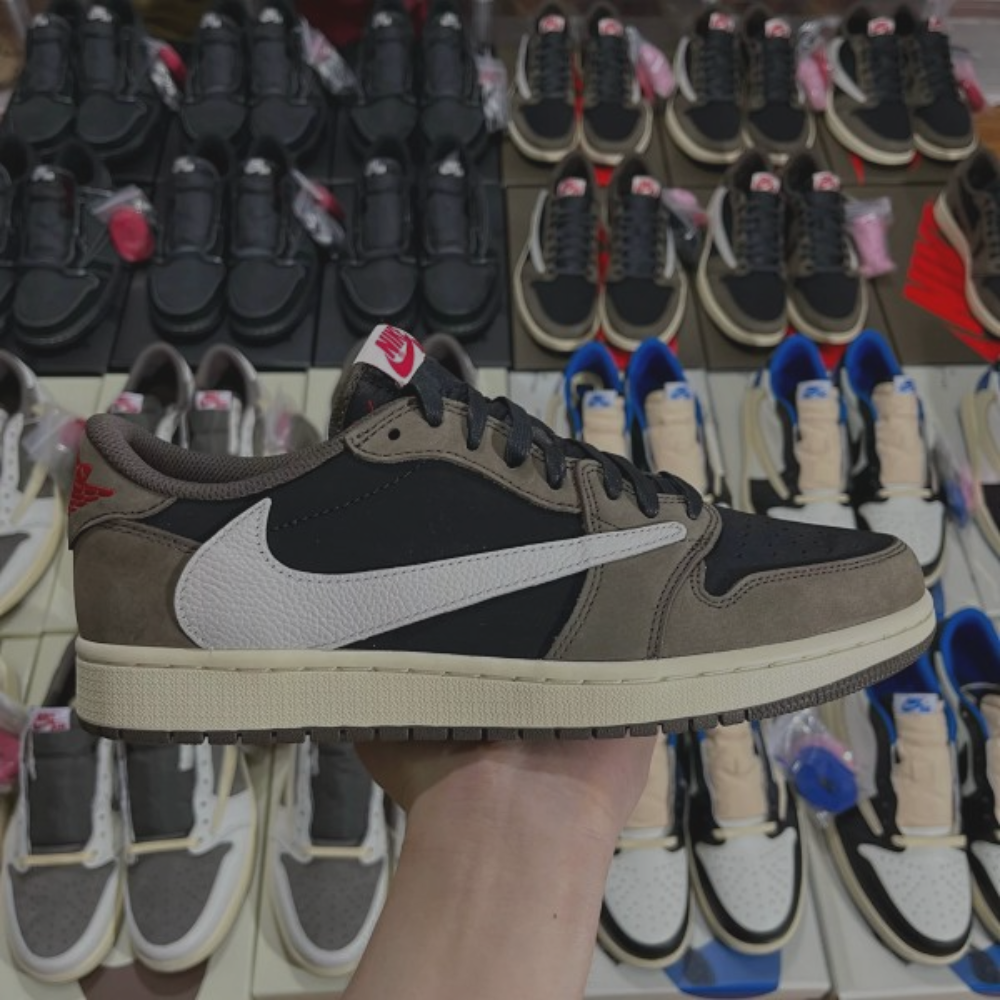 Air Jordan 1 x Travis Scott 'Mocha'