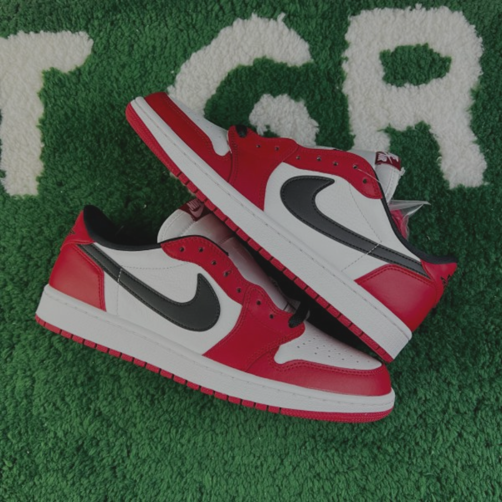 Air Jordan 1 Retro Low OG BG 'Chicago'