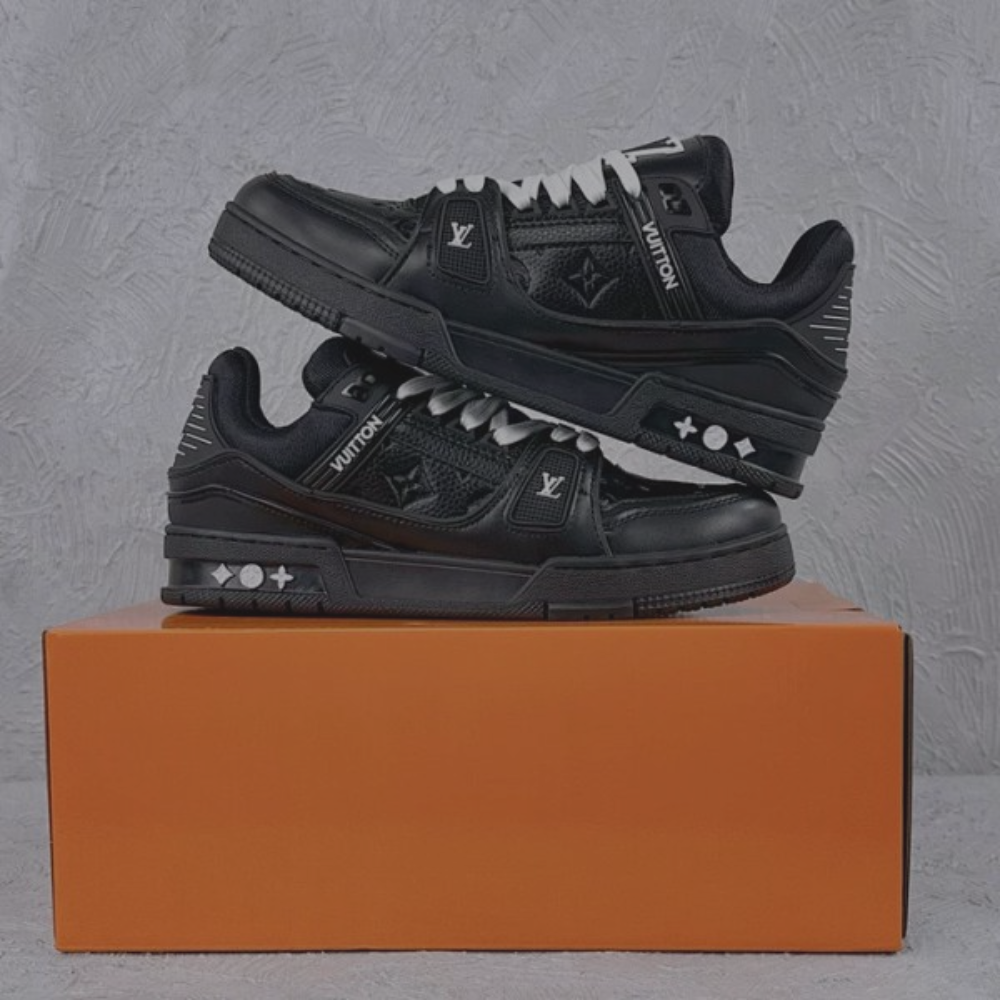 Louis Vuitton Trainer Sneaker 'Black-White'