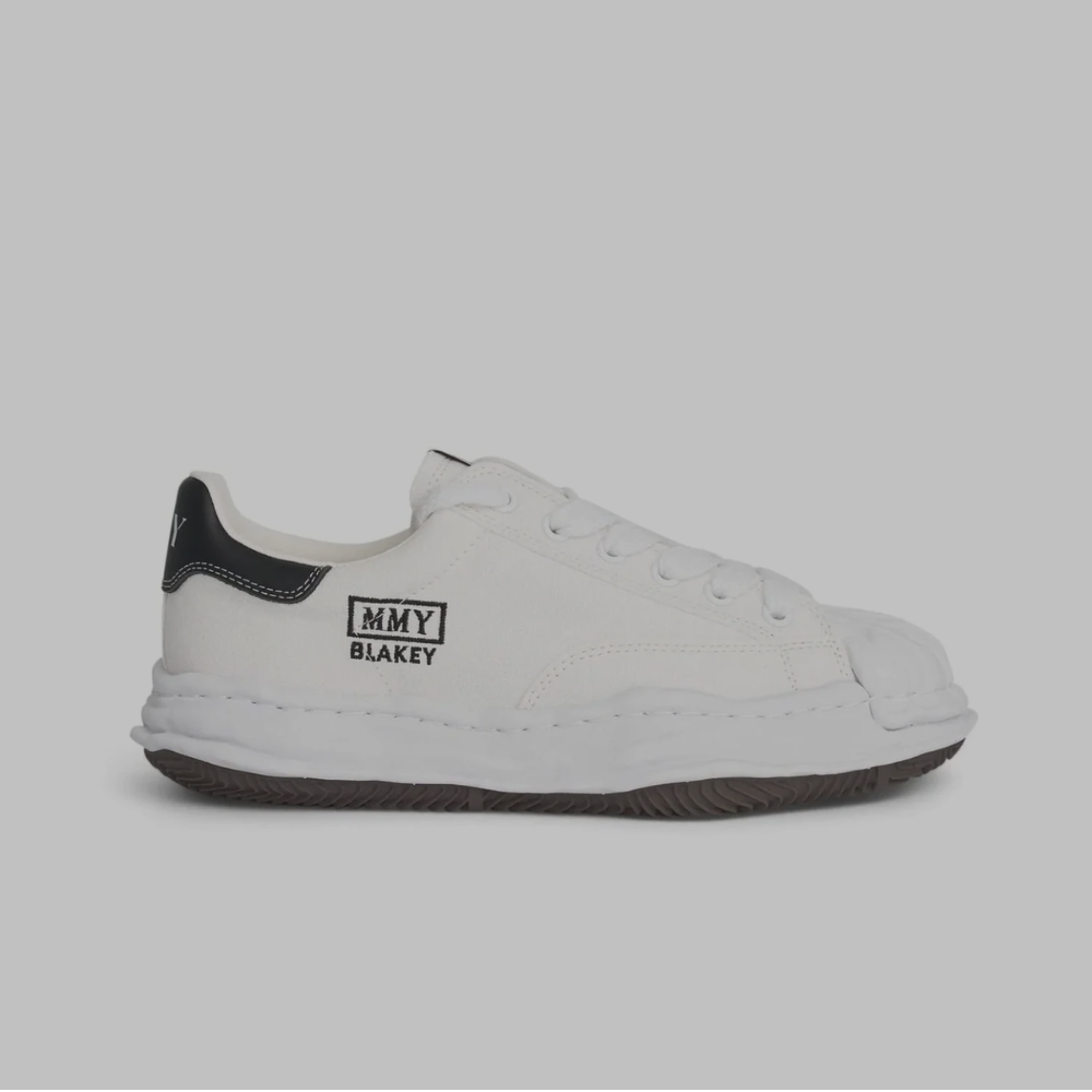 Maison Mihara Yasuhiro 'White'